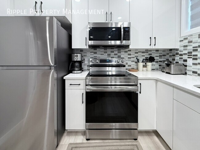 Photo - MODERN 1-BED BASEMENT SUITE | KESWICK | PRIVATE ENTRY