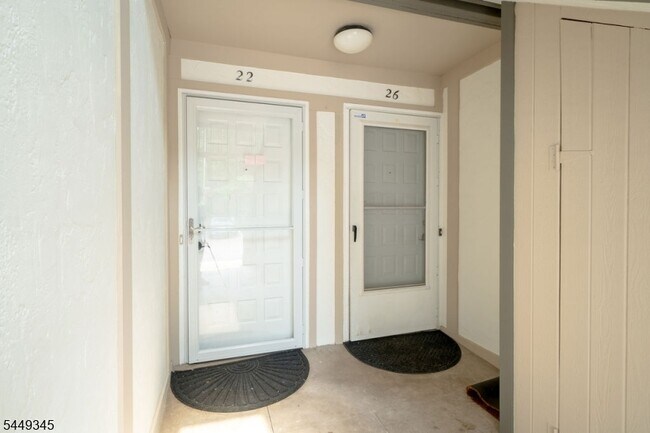 26 Kayser Ln