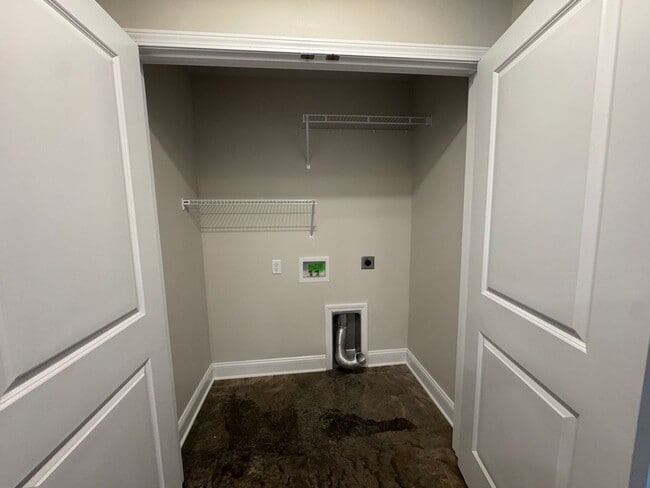 Photo - 5 Bedroom 2 Bathroom Home for Rent close t...