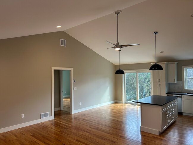 Photo - 183 Knowlton Hill Rd