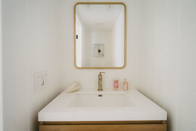 Photo - 5716 Skyview Way Unit B