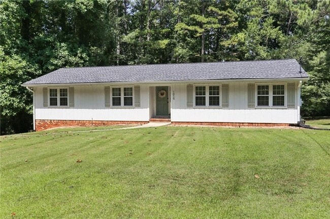 Building Photo - Beautifully Renovated 3-Bedroom, 2-Bath Ra... Rental
