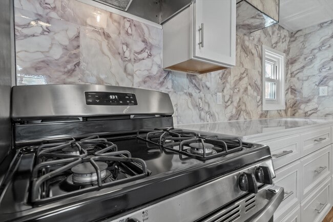 Photo - 1935 Maddy Ln