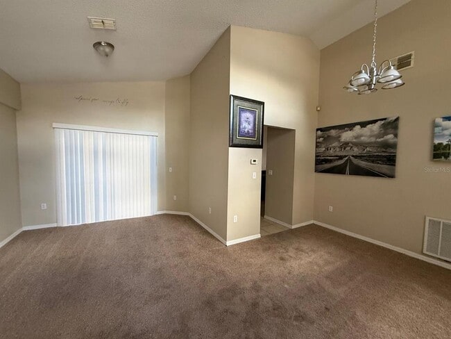 Photo - 519 Thousand Oaks Blvd