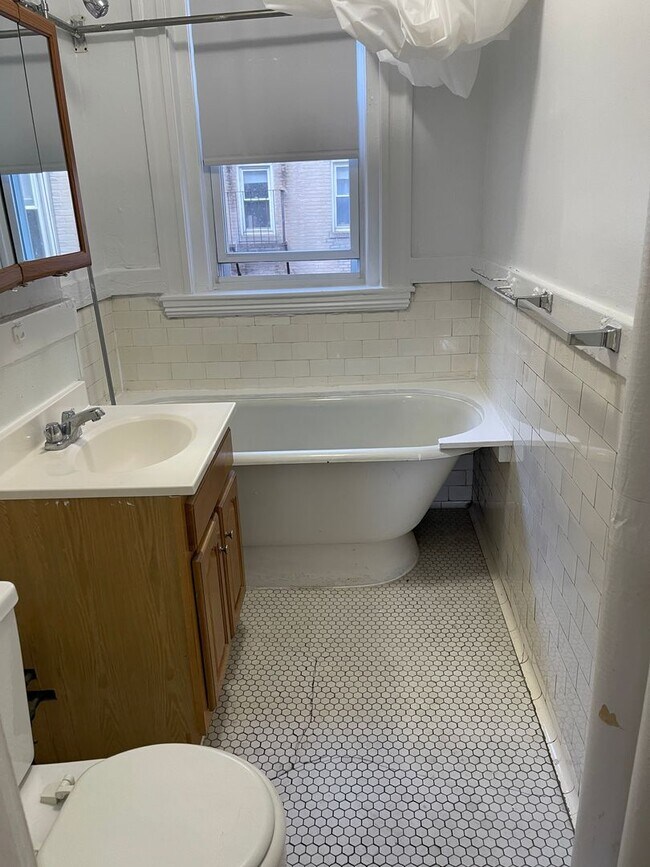 Photo - Fenway Split 2 bed, Close to Berklee and N...