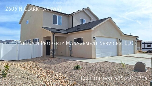 Photo - 2606 N Clark Pkwy