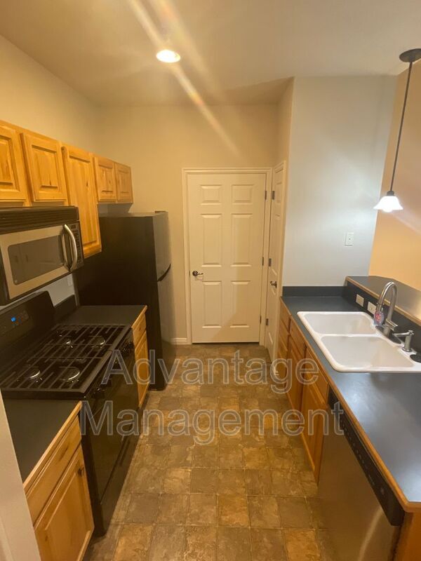 1061 Canyon Meadow Dr Unit 4