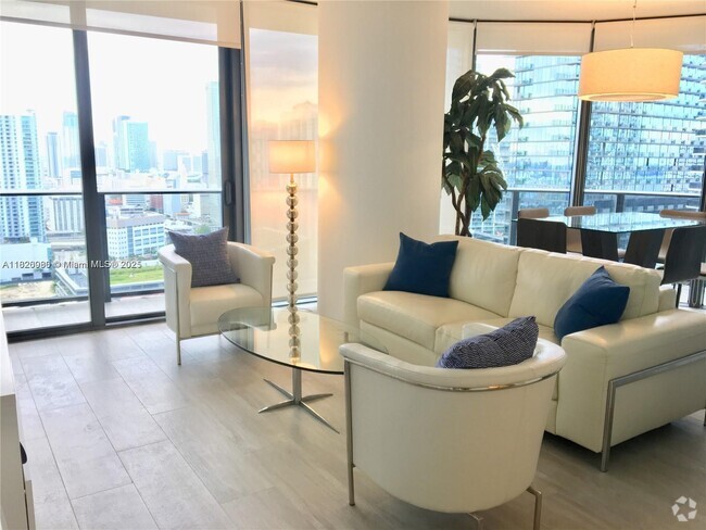 Building Photo - 55 SW 9th St Unit 2901 Rental
