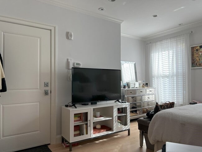 Photo - 296 Beacon St Unit 3