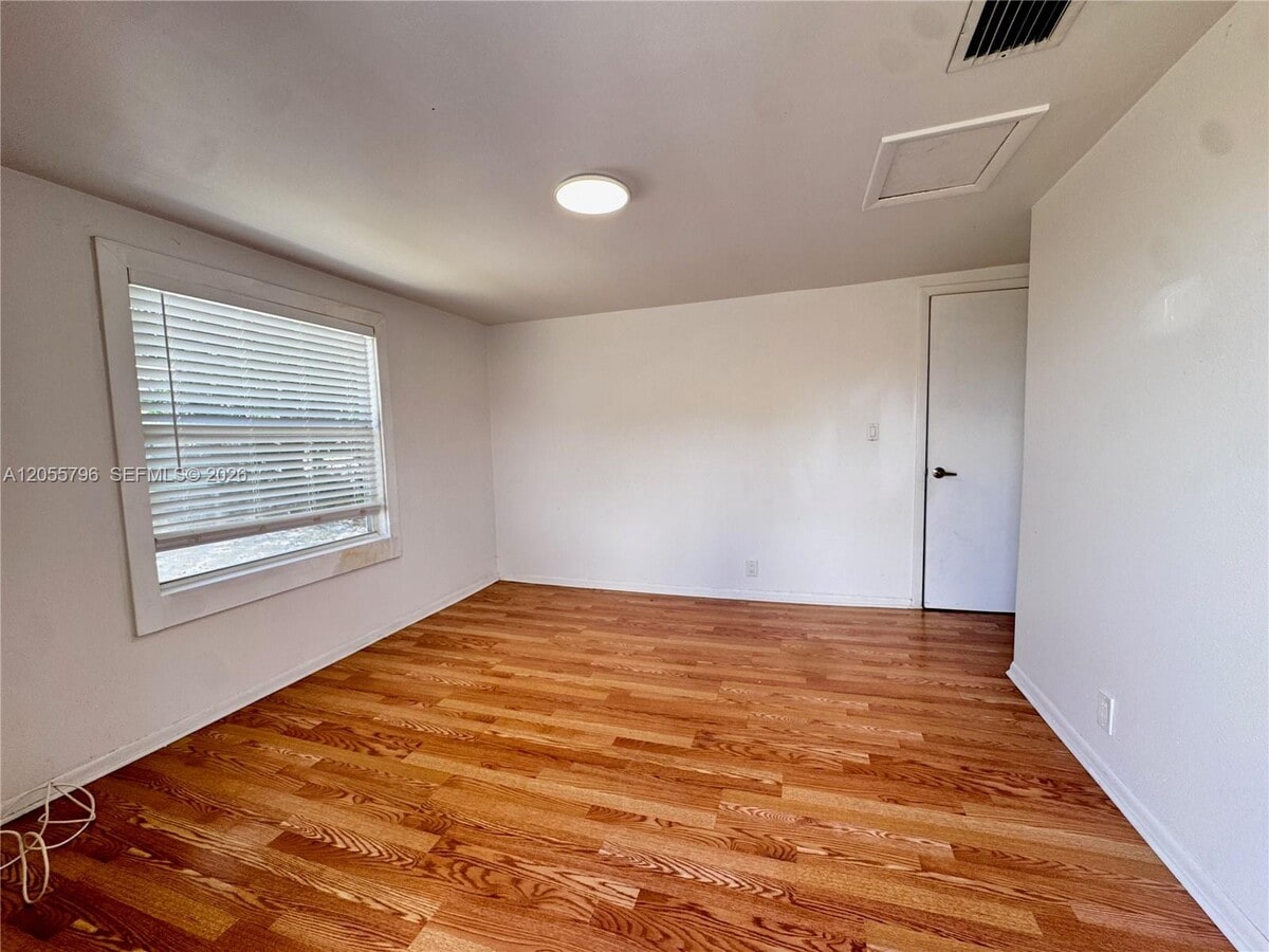 Photo - 719 Glenn Pkwy Unit E