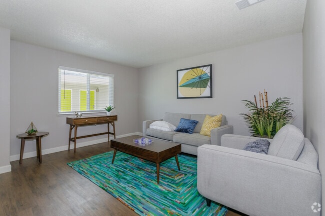2BR, 1.5BA - 950 SF