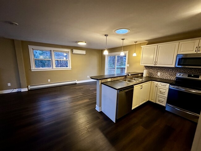 Building Photo - 109 Thistle St Unit 1