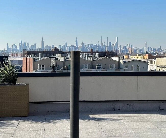 Photo - Furnished room/NOT APARTMENT Unit 1C