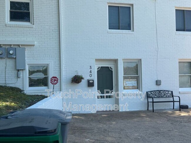 Photo - 340 Hollis Rd