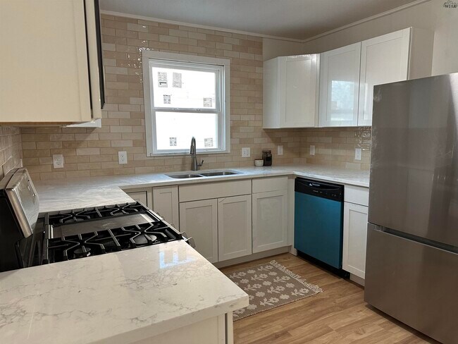 Photo - 3213 Hollywood Ave