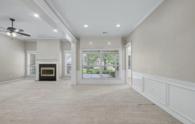 Photo - 412 N Forest Ridge Blvd