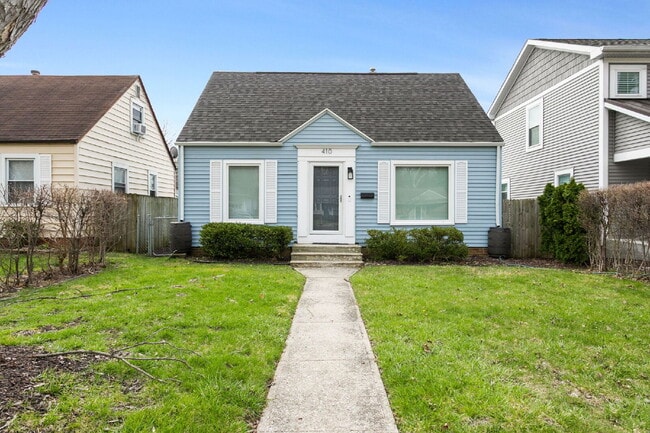 Building Photo - 410 W Angela Blvd