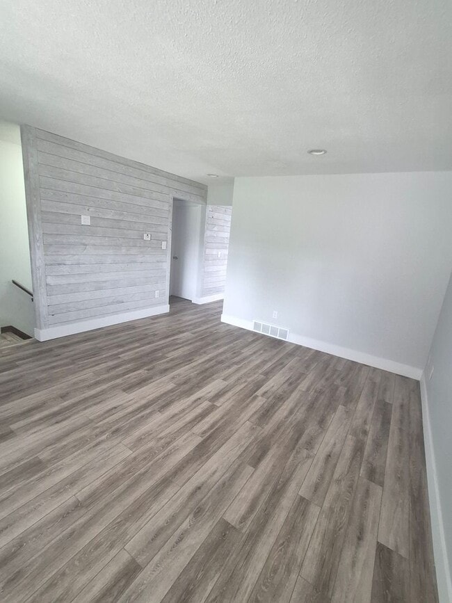 Photo - 3581-3583 Peck St SW