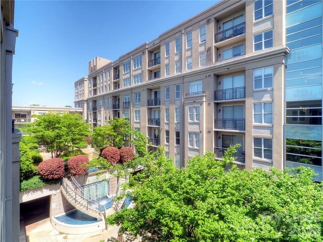 Building Photo - 1315 East Blvd Unit 329