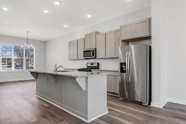 Photo - 2775 Bell Dr SE