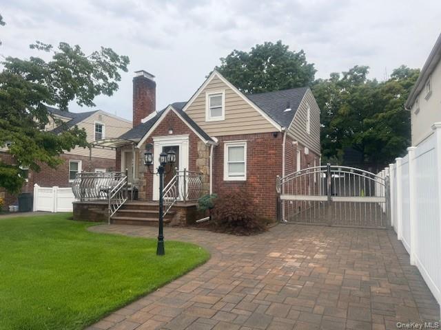 Photo - 302 Oakford St