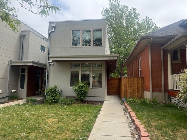 Building Photo - $0 DEPOSIT OPTION! MODERN 3-STORY HOME WITH ROOFTOP DECK NEAR BERKELY LAKE & 38TH AVE