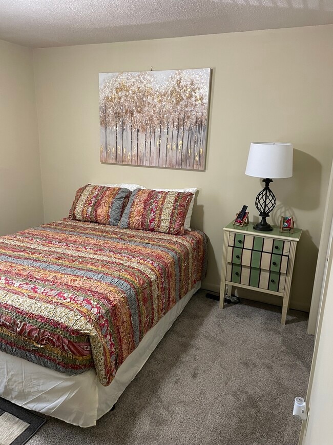 Master Bedroom - 799 Donnell Blvd