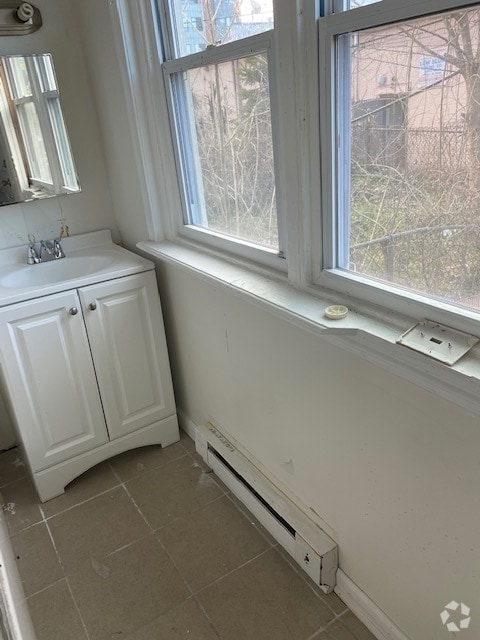 Building Photo - 4308 Ludlow St Rental