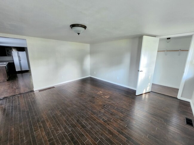 Photo - Available October 1st - East Peoria - 2BR/...