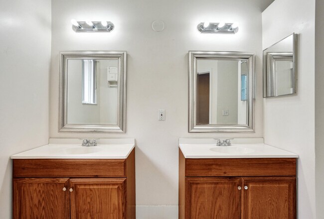 Photo - 3717 Pebblebrook Manor