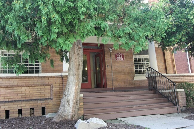 Photo - DITHRIDGE STREET -- 079