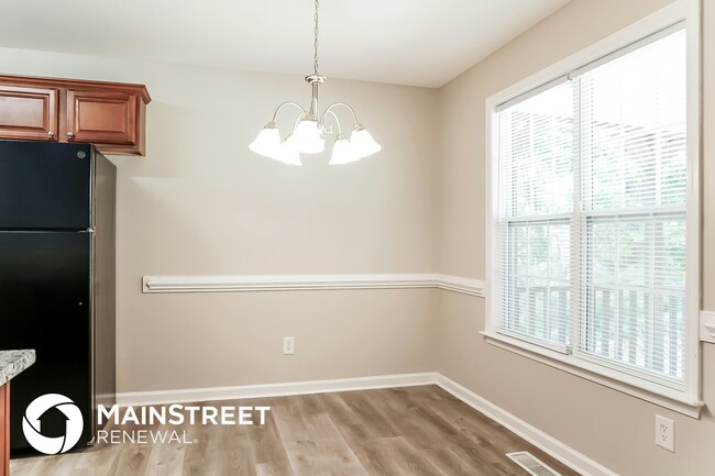 Photo - 174 Fox Chase Ln