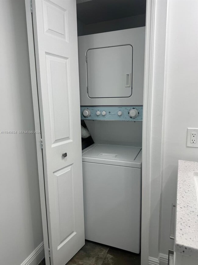 Photo - 11780 SW 18th St Unit 409-2