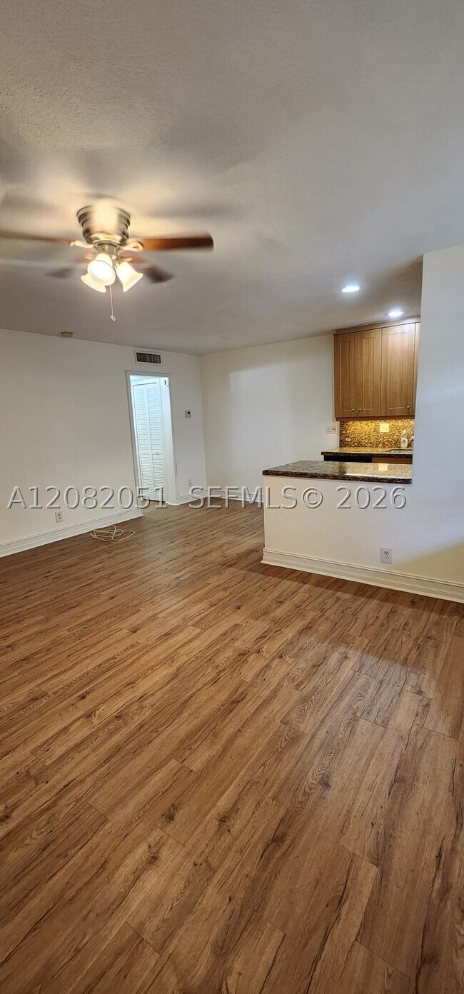 Photo - 1423 Holly Heights Dr Unit 17