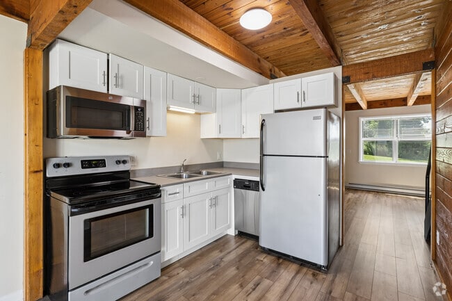 Aspen 2BR, 1BA - 850SF - Kitchen - Forest Edge Townhomes