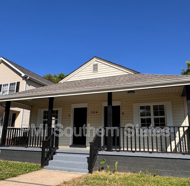 Photo - 304 N Leach St