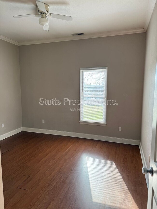 Photo - 202 S Cave St Unidad 102