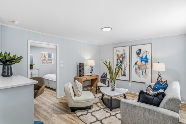 Photo - 4233 Brownsboro Rd