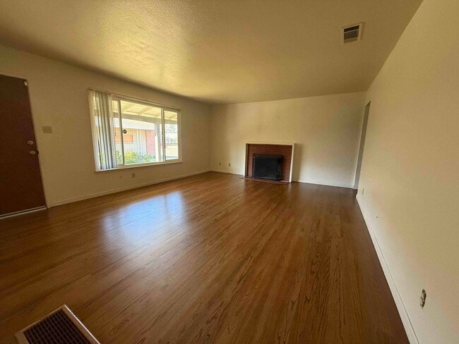 Photo - 2 Bed 1 Bath Arden Arcade Duplex