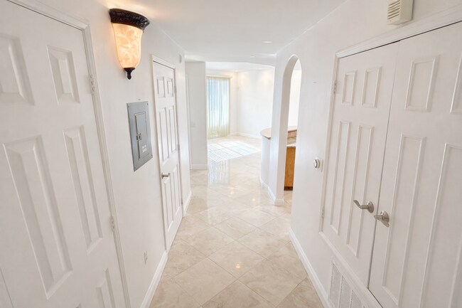 Photo - Bright Valley Village Condo for Lease with Balcony & Amenities