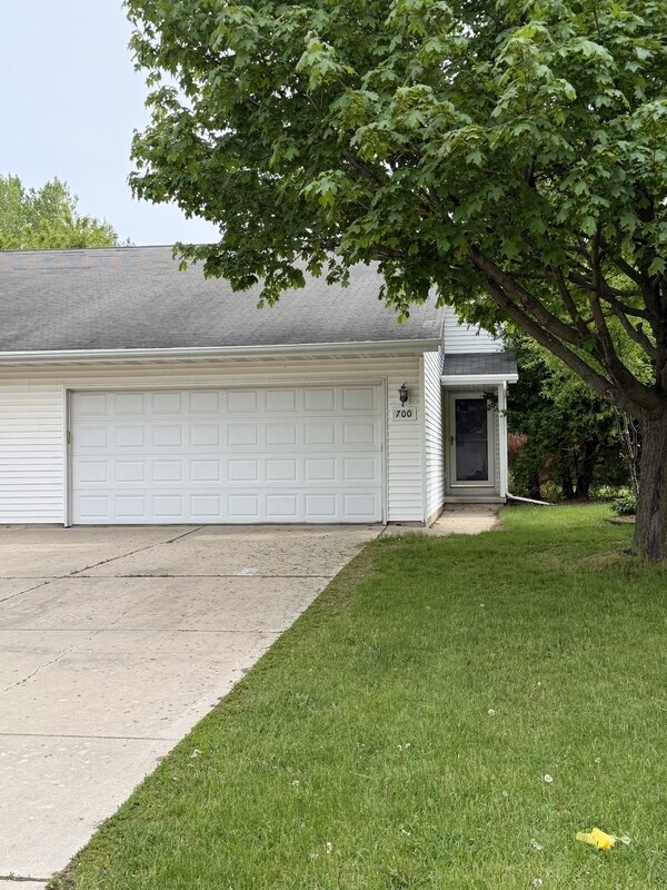 Photo - 700 Parkview Rd