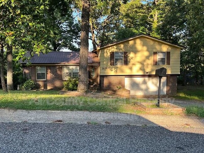 Building Photo - 1405 4th Pl NW