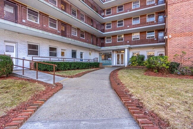 Photo - 97-40 62nd Dr Unit 14N