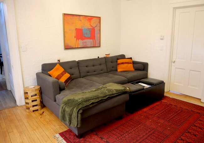 Photo - 618 Adams Street NE