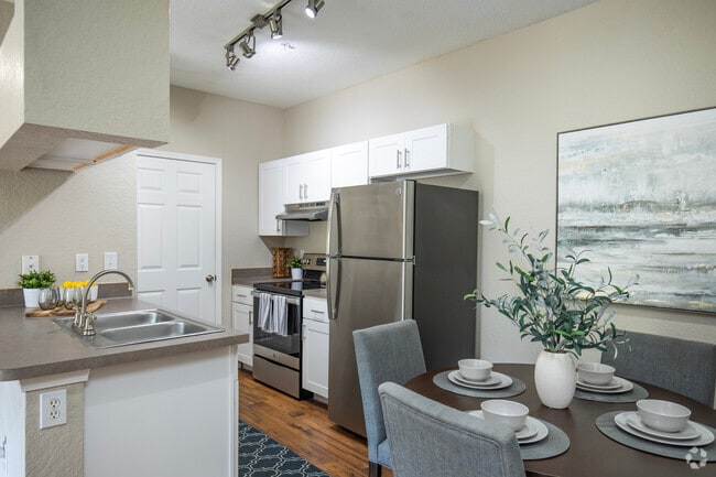 1BR, 1BA - 839SF -7855 E Fletcher Ave Tampa, FL 33637