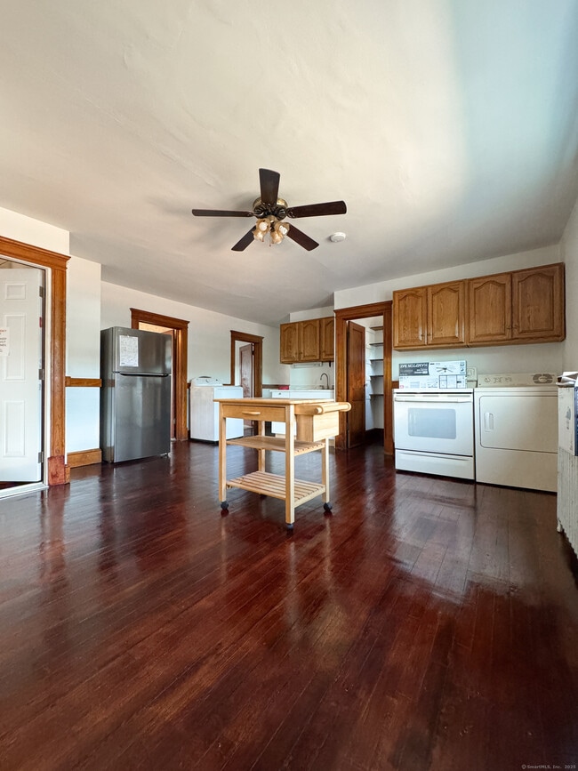 Photo - 87 S Main St