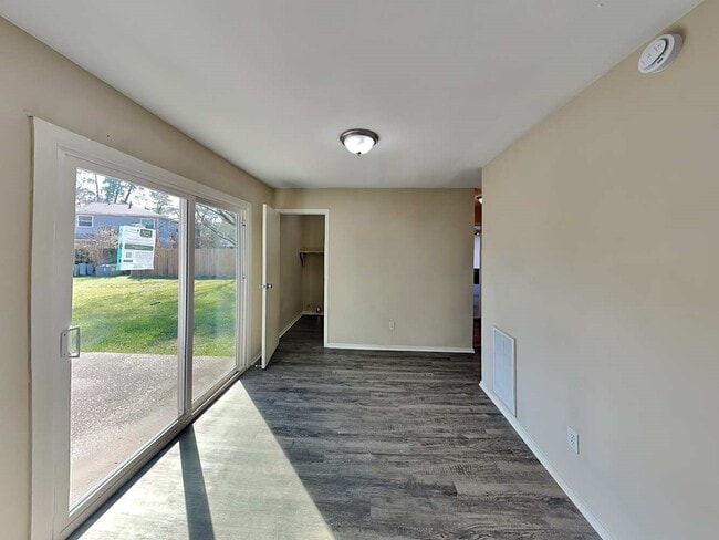 Photo - 2022 Oak Shores Dr