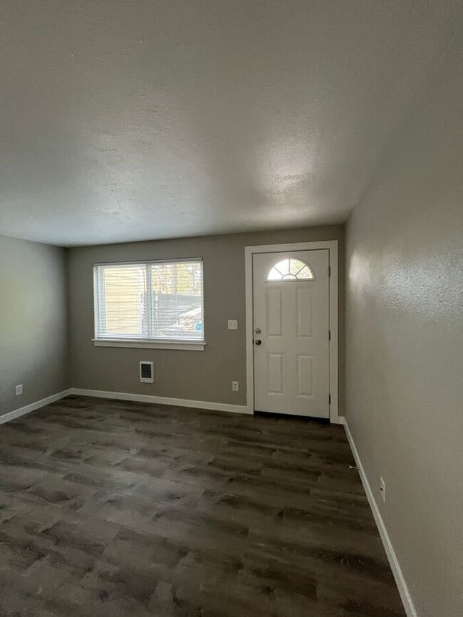 Photo - Updated 2BD/1BA Townhome- Move-In Ready Just in Time for Summer!