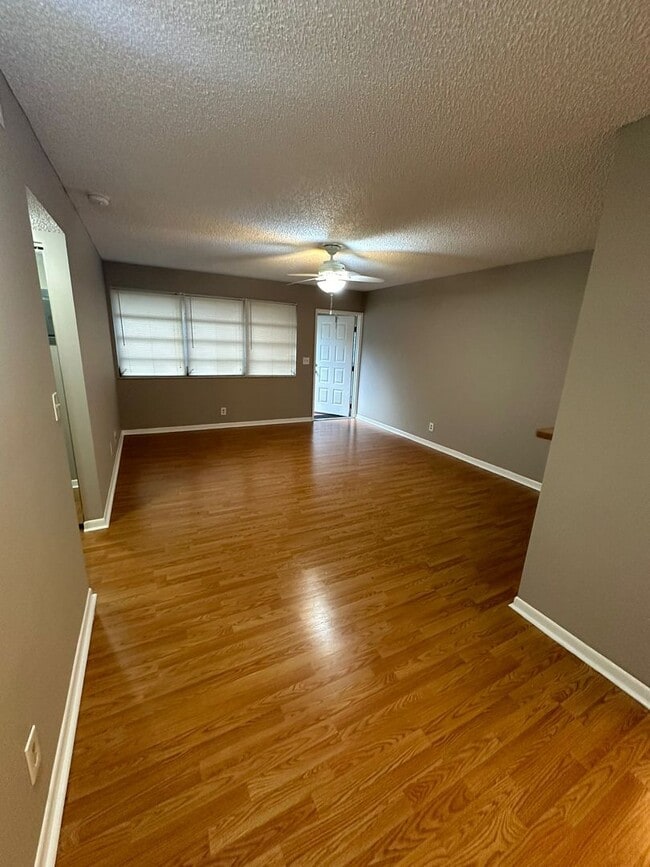 Photo - Beautiful 2/2 Unit at Lakewood Village at ...