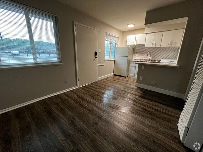 Building Photo - 201 N 30th St Rental